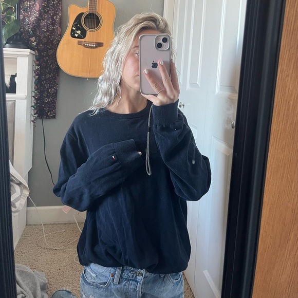 Tommy Hilfiger pull over sweater - Picture 4 of 4